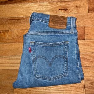 Levi’s Women’s Premium Wedgie Icon Straight Fit Jeans